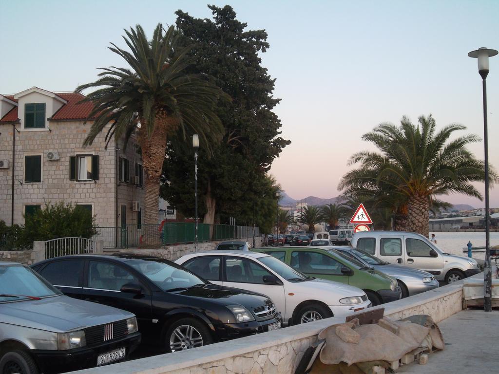 Apartments Mali Raj Vranjic Esterno foto