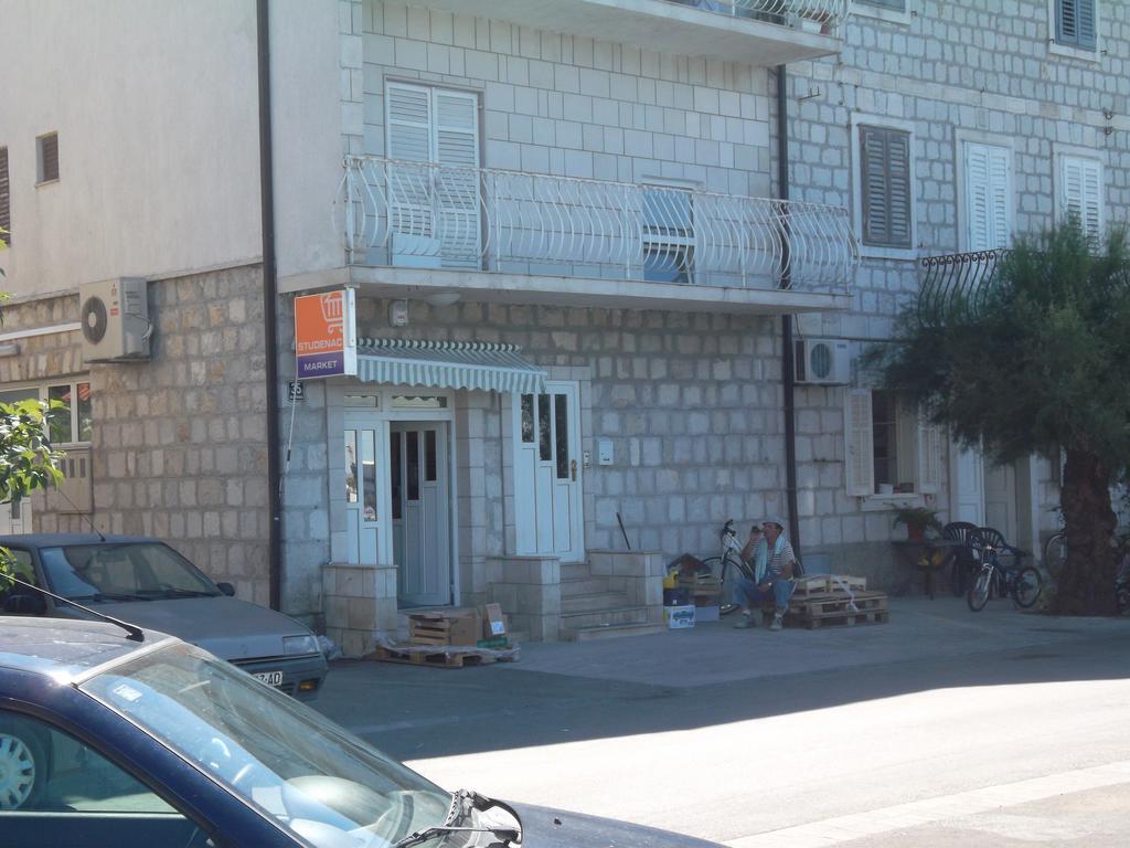 Apartments Mali Raj Vranjic Esterno foto