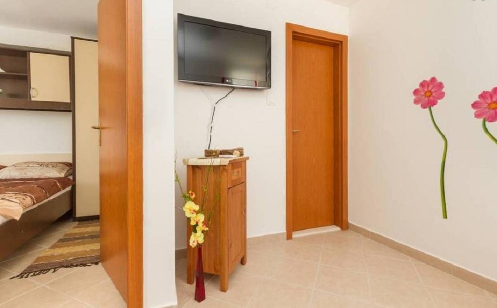 Apartments Mali Raj Vranjic Esterno foto