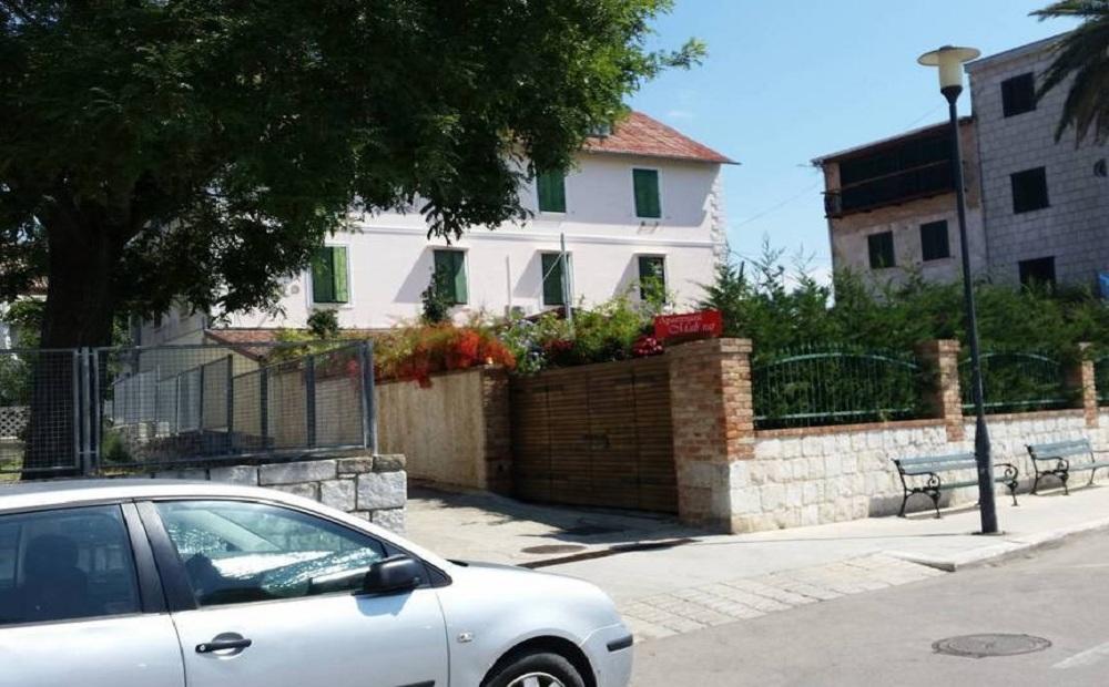 Apartments Mali Raj Vranjic Esterno foto