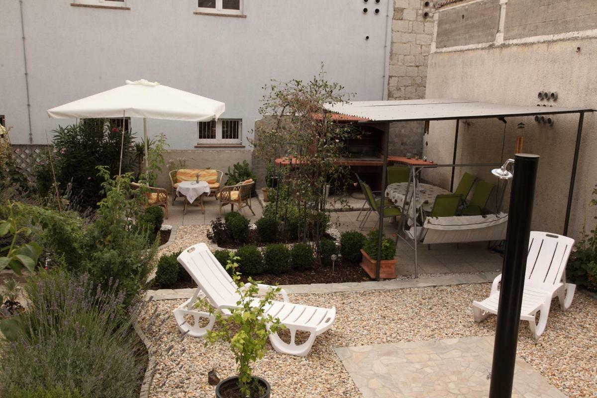 Apartments Mali Raj Vranjic Esterno foto