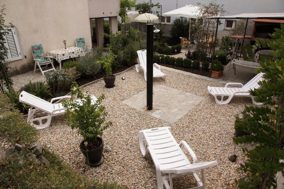 Apartments Mali Raj Vranjic Esterno foto
