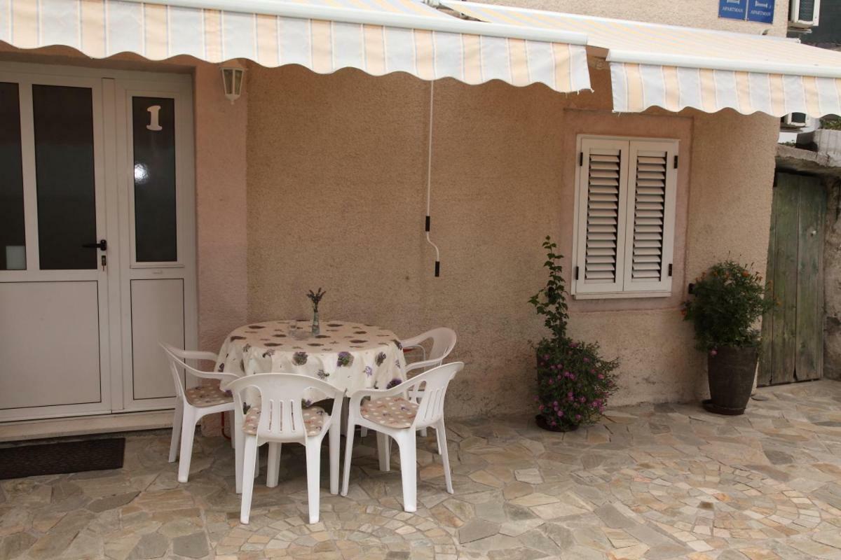 Apartments Mali Raj Vranjic Esterno foto